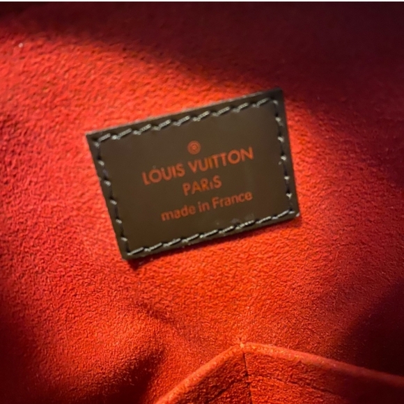 Louis Vuitton Damier Ebene Trevi PM Shoulder Bag - Picture 8 of 11